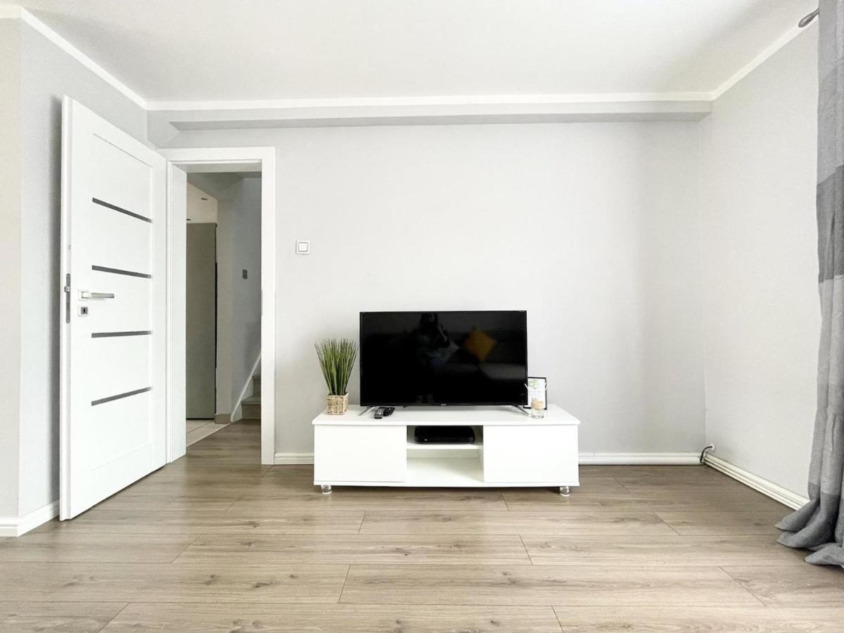 Comfy 3-Bedroom House in Worksop - Housity