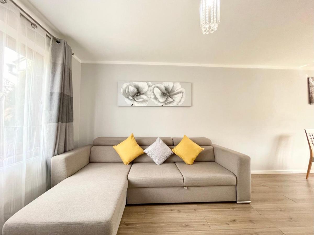 Comfy 3-Bedroom House in Worksop - Housity
