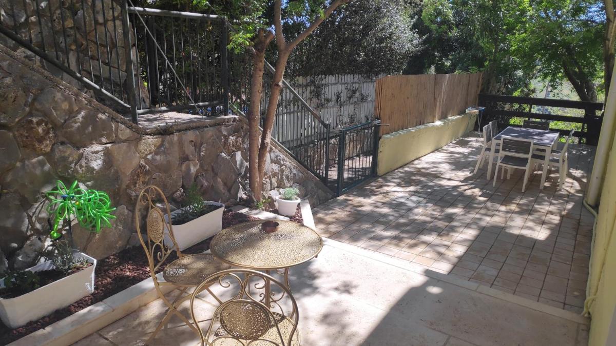 אחת ויחידה - One & Only - Housity