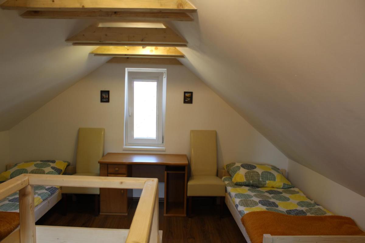 Domek w sadzie - Housity