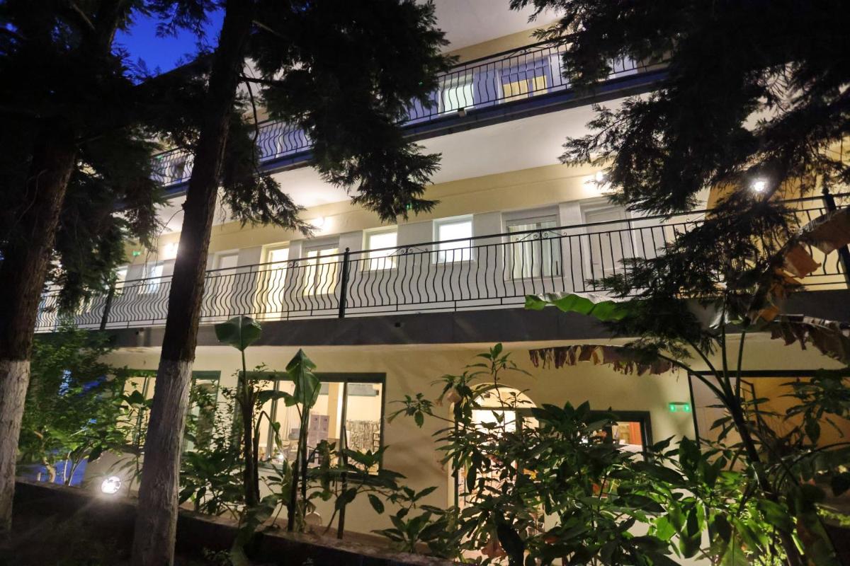 Spanos apartments Anna's lodge - Housity