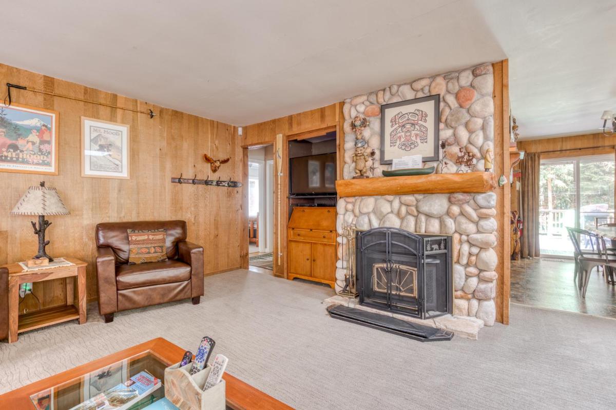 Barlow Creekside Lodge - Housity