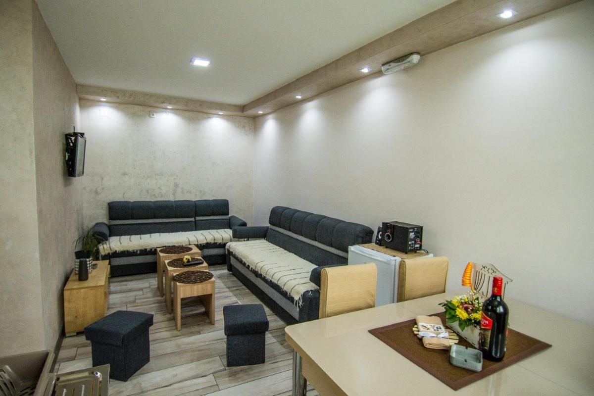 Apartman Trijumf - Housity