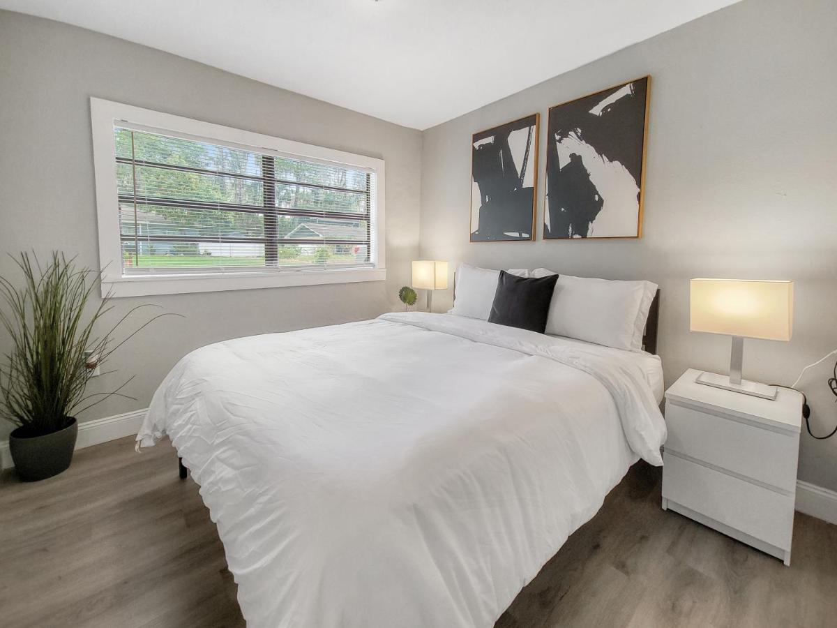 Charming Vacation House Near Bush Gardens - Housity