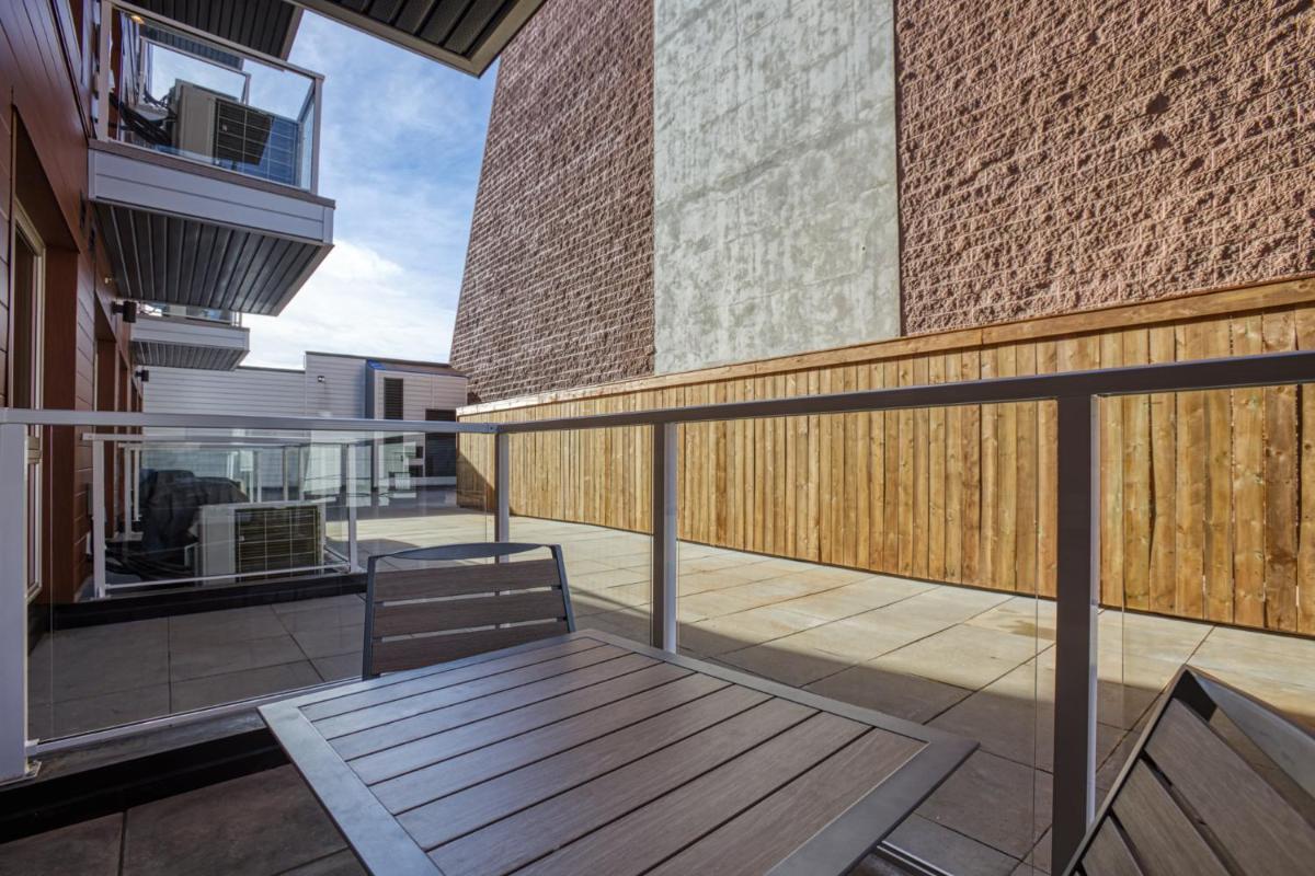 Posh Brand New Building w/Private office & Patio - Housity