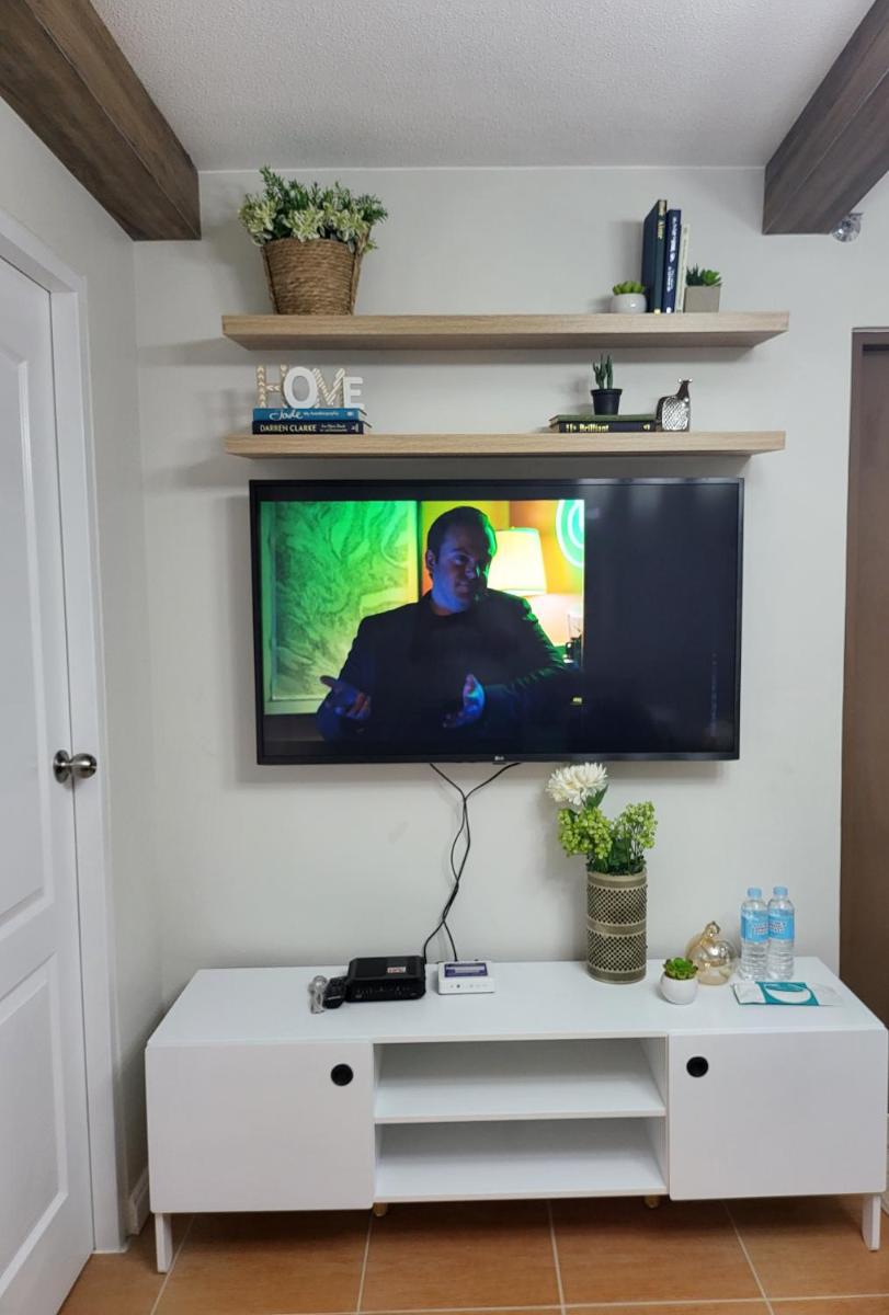 Kate's Corner @ One oasis Condo - Housity