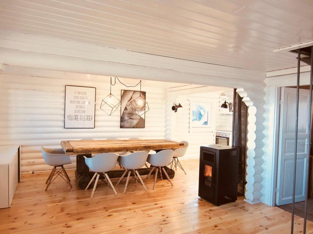 Mountain Chalet - Housity