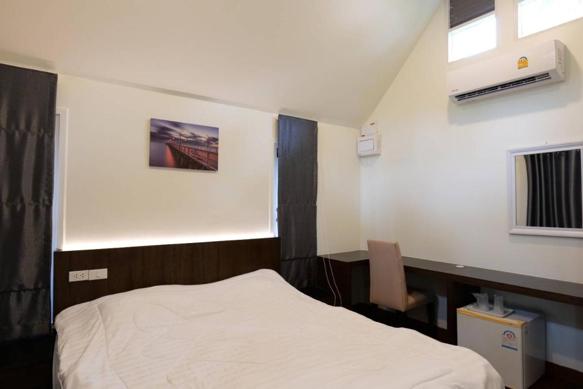 Young Coconut Garden Home Resort - Housity