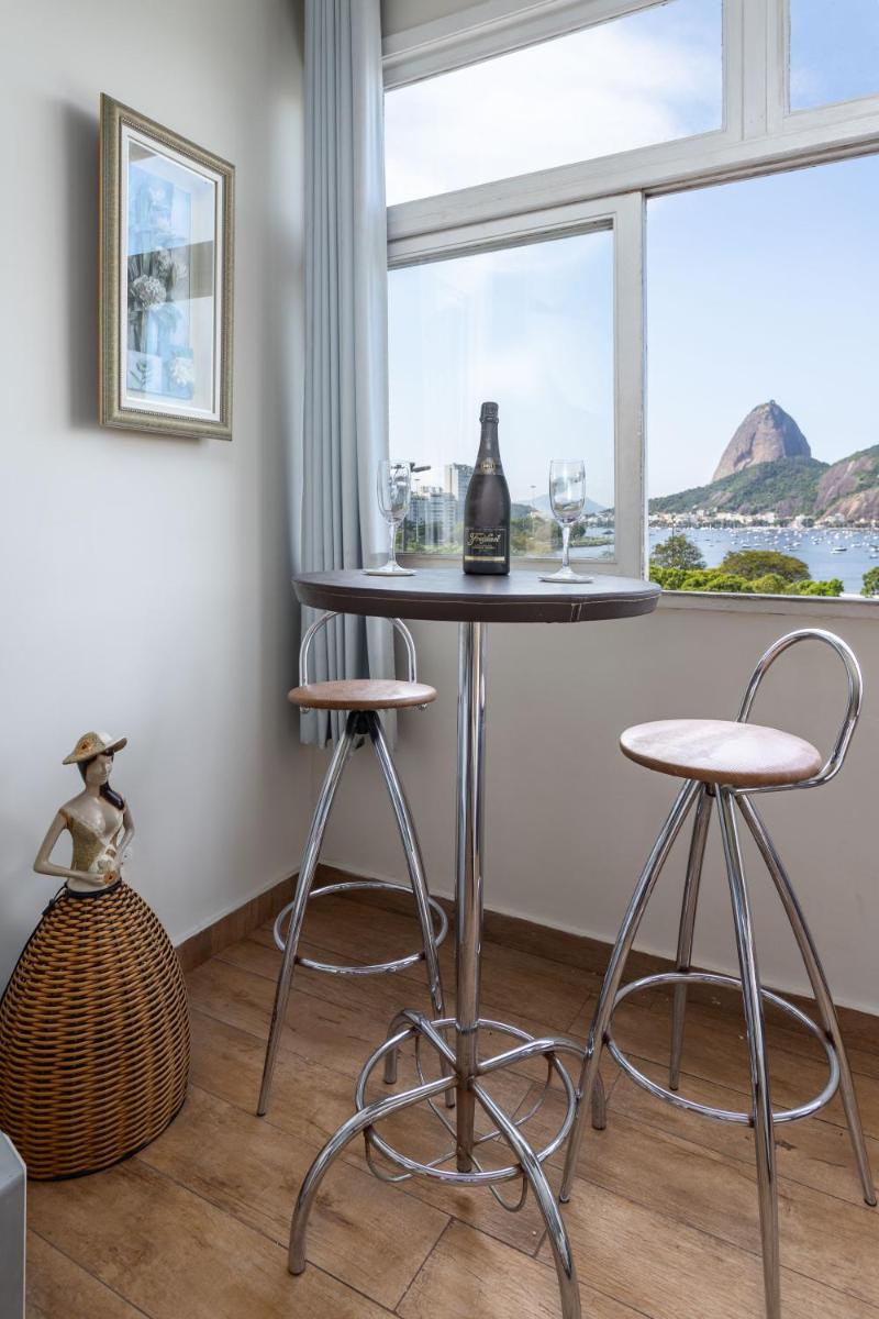 Charmoso Apartamento na Praia de Botafogo - Housity