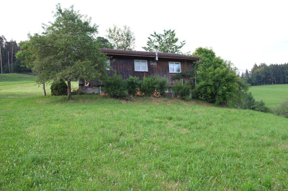 Ferienhaus im Grünen - Housity