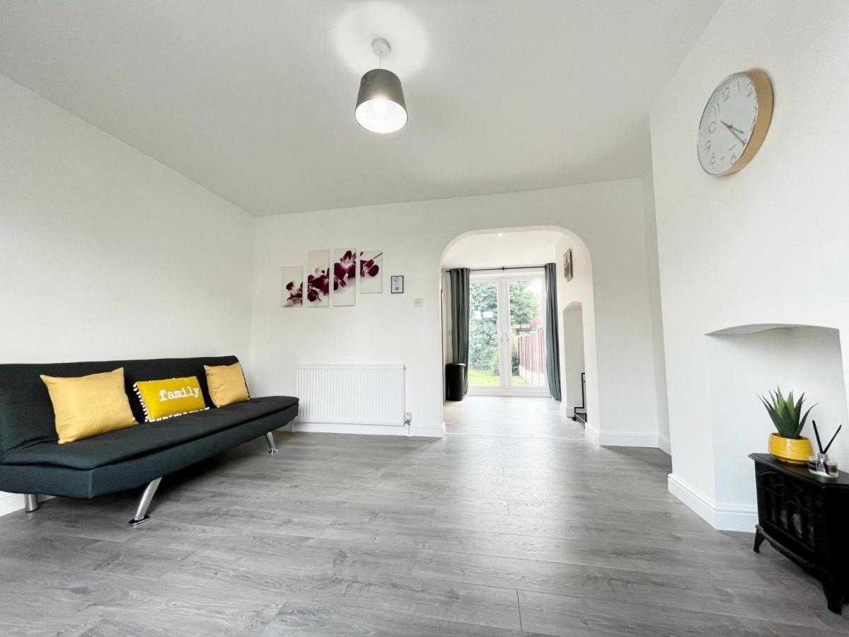 Worksop Newly Refurbished 2-Bedroom House - Housity