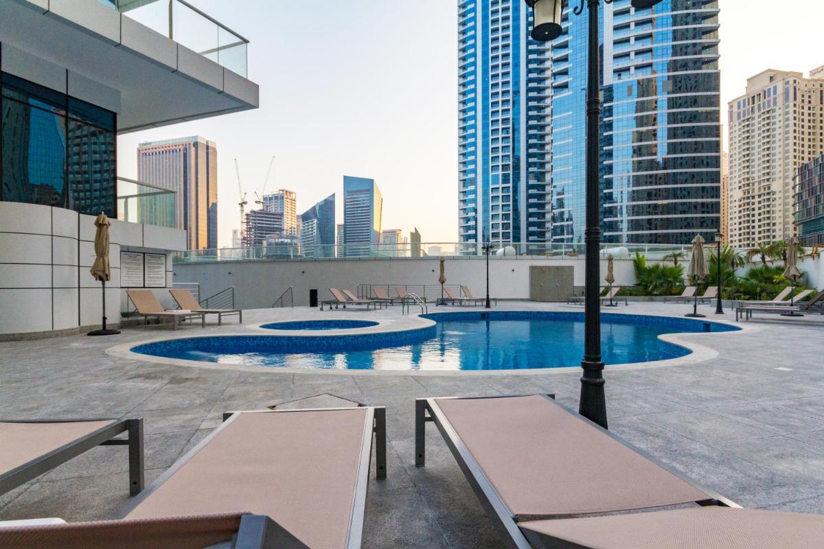 Suitetrails - Luton Vacation Homes - Continental Tower, Dubai Marina