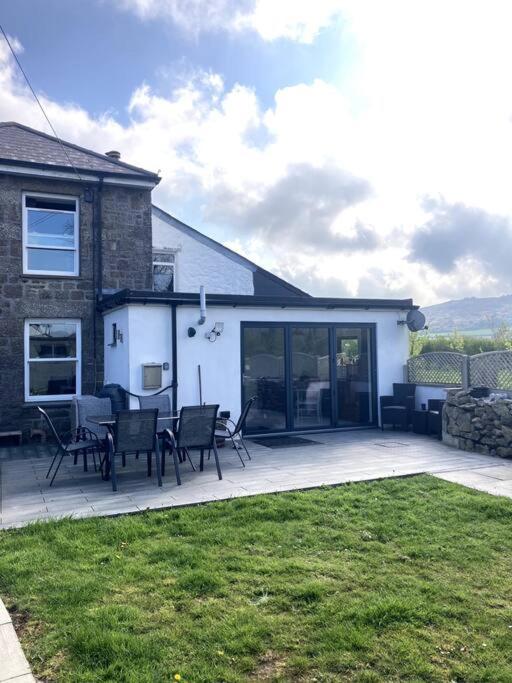 The Old Railway House Cottage @ Carn Brea - Housity