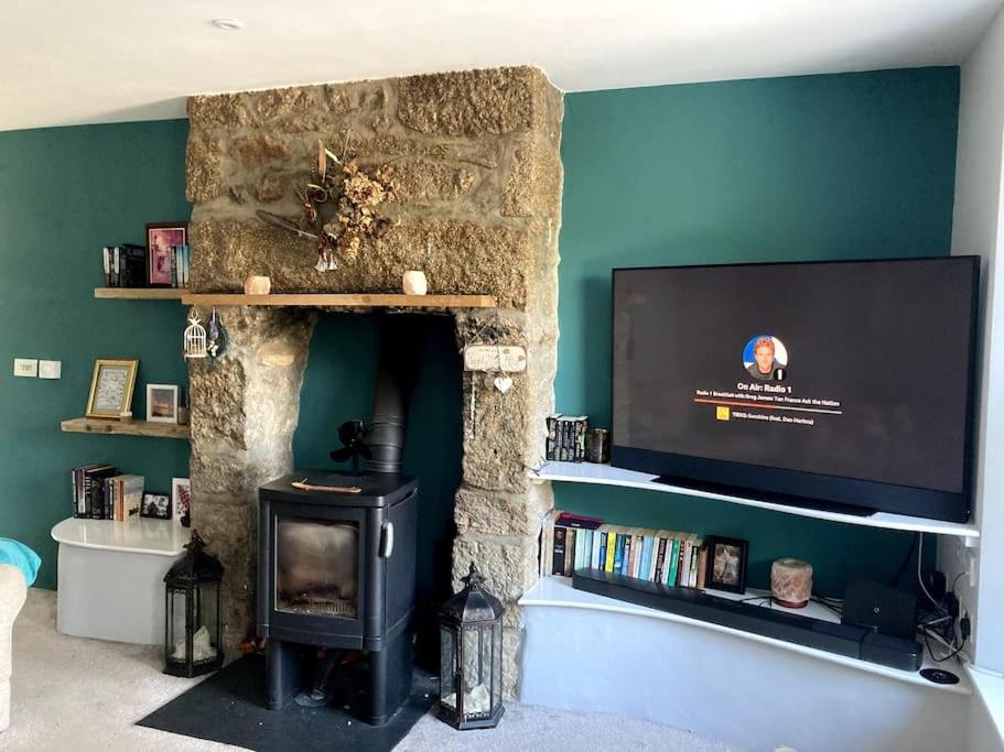 The Old Railway House Cottage @ Carn Brea - Housity