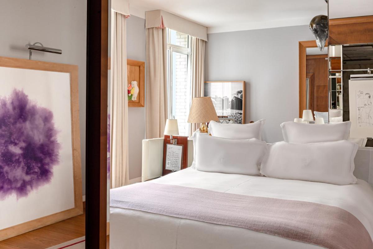Un ou plusieurs lits dans un hébergement de l'établissement Hôtel Le Royal Monceau Raffles Paris