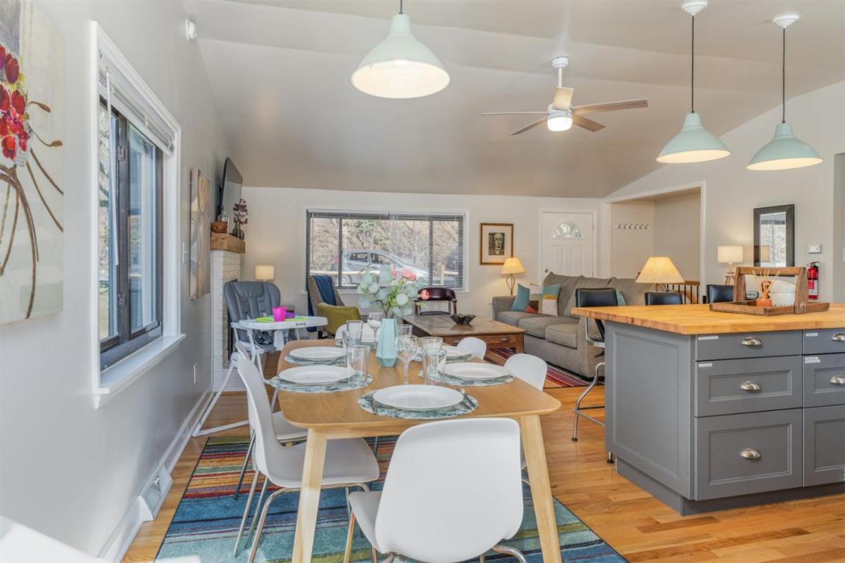 Carolina Blue Retreat - Housity