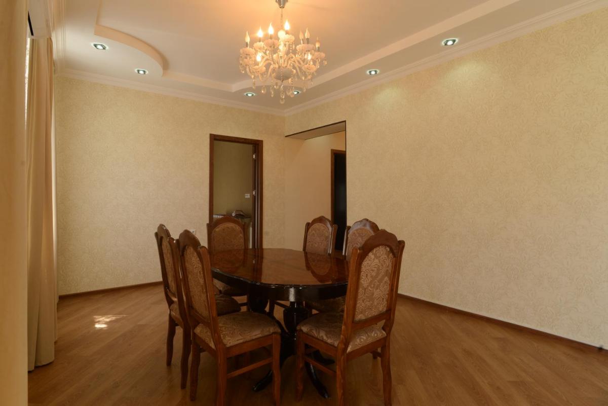 Old Tbilisi Apartment - Housity