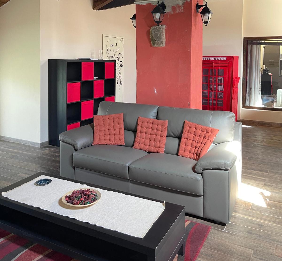 'La Buffa', Elegante appartamento a Giaveno by ConfirentHouse - Housity