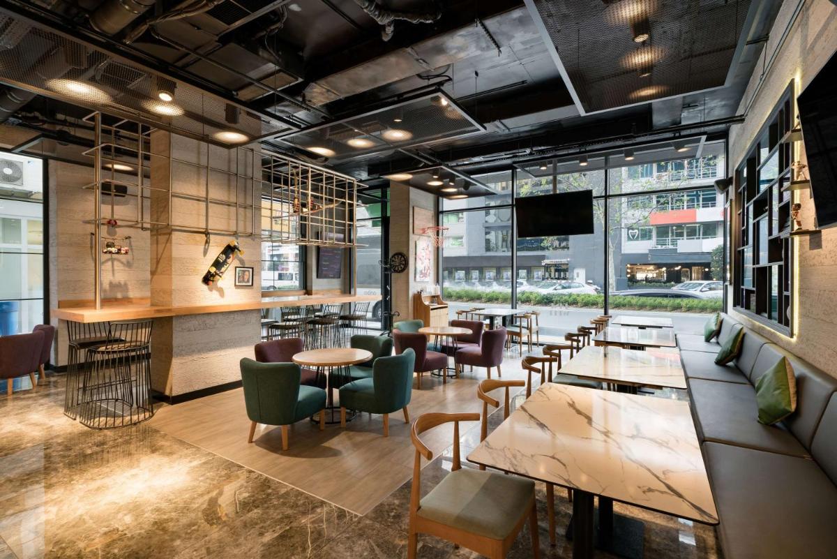 Park Inn by Radisson Izmir - Housity
