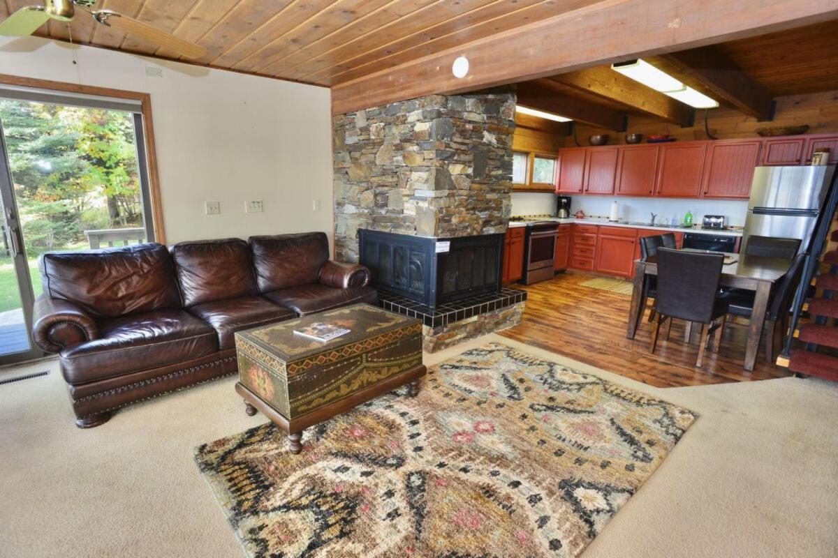 Classic McCall Lake House by Casago McCall - Donerightmanagement - Housity