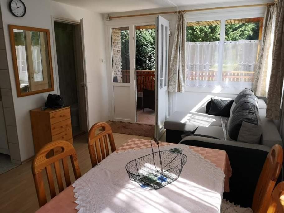 Erdőszéli vendégház - Housity