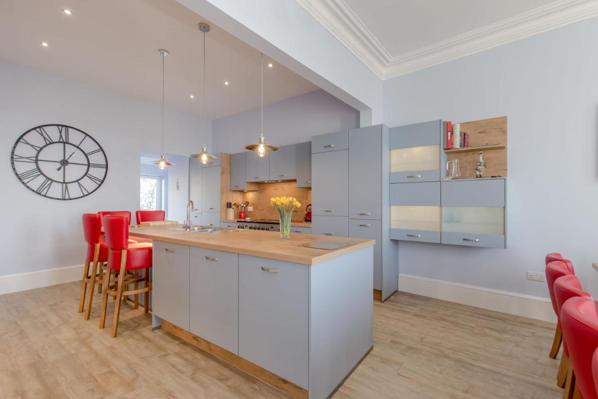 Carlton House Portpatrick - Housity