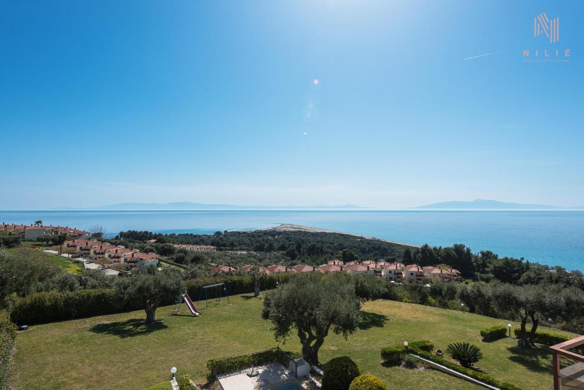 Breathtaking Villa, Nilie Hospitality MGMT - Housity
