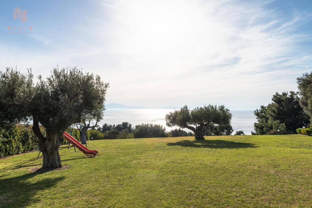 Breathtaking Villa, Nilie Hospitality MGMT - Housity