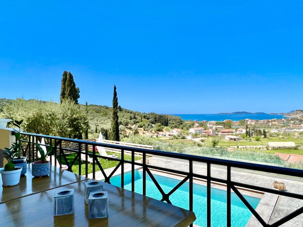 Luxury Villa Makris with private heatable pool by DadoVillas - Housity