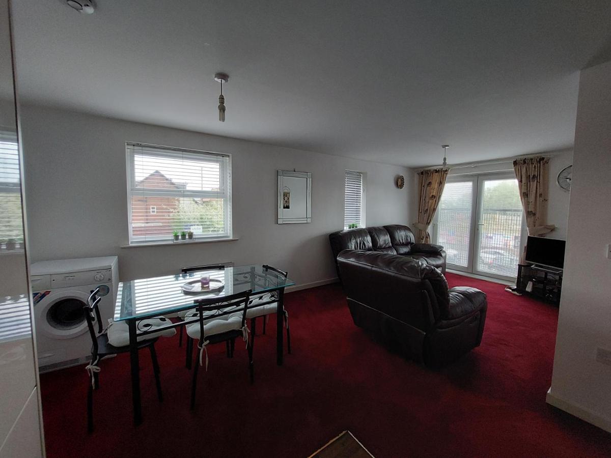 Stylish Luxury 2 bed apartment - Housity