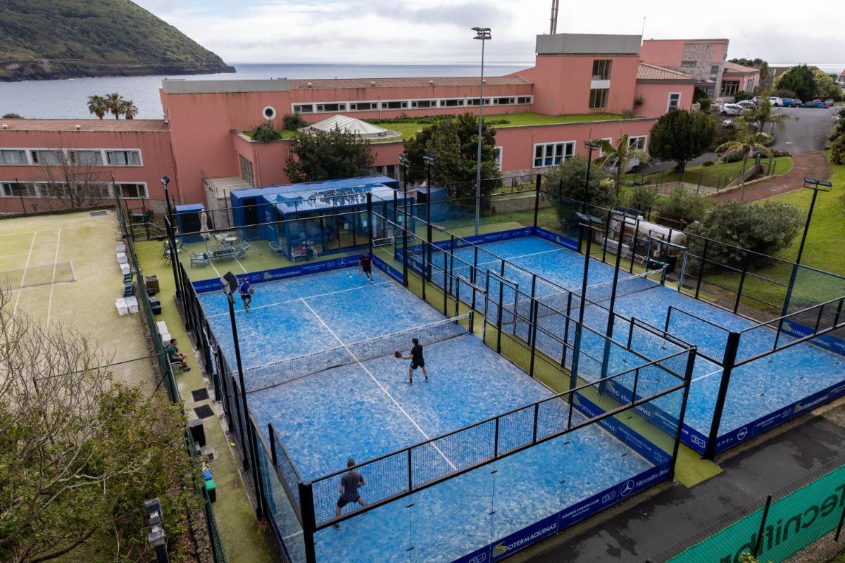 Comodidades para jogar ténis e squash em Terceira Mar Hotel ou nas proximidades