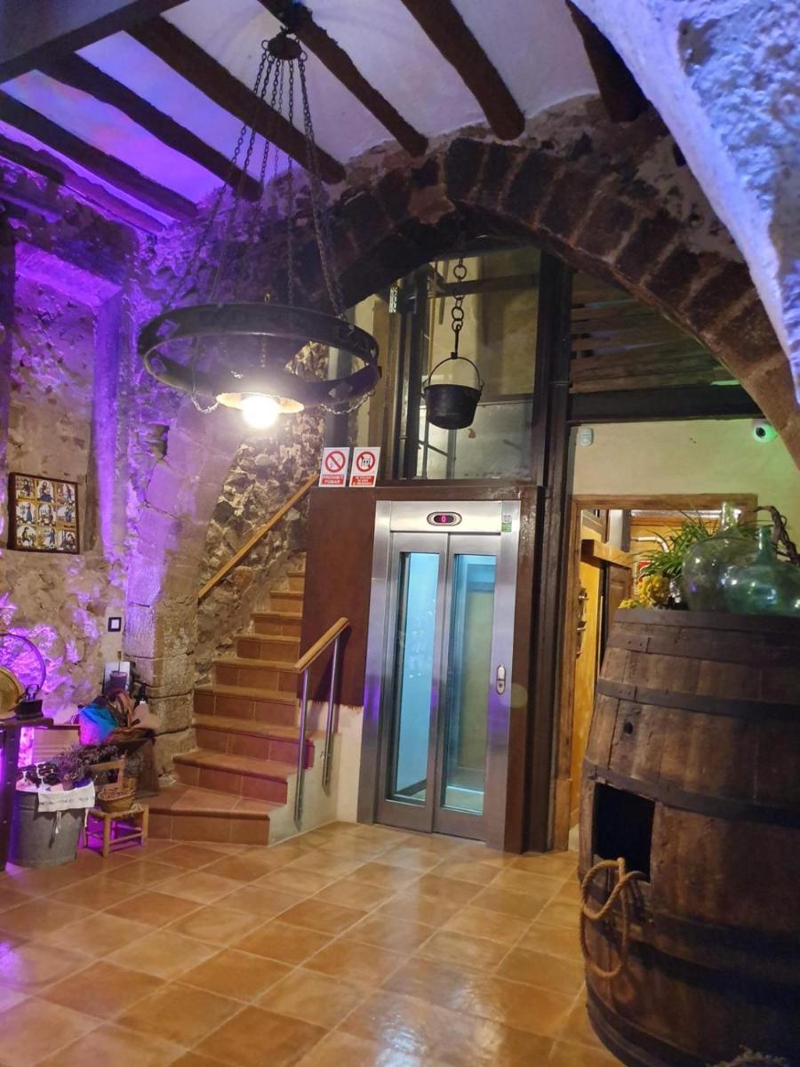 EVA & TRAVEL - Baronia - L'Escoleta 1 - Housity