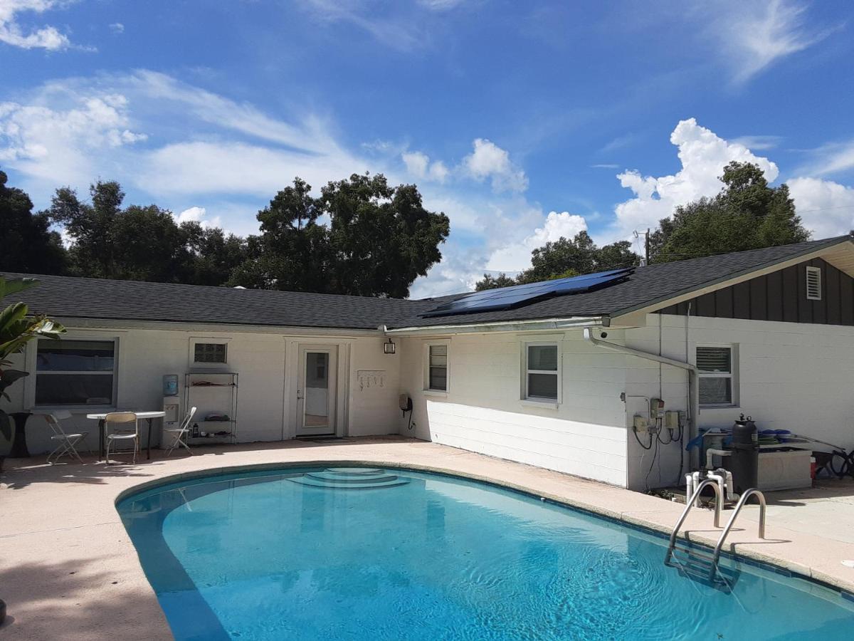 SPACIOUS POOL HOME in North FL - Housity
