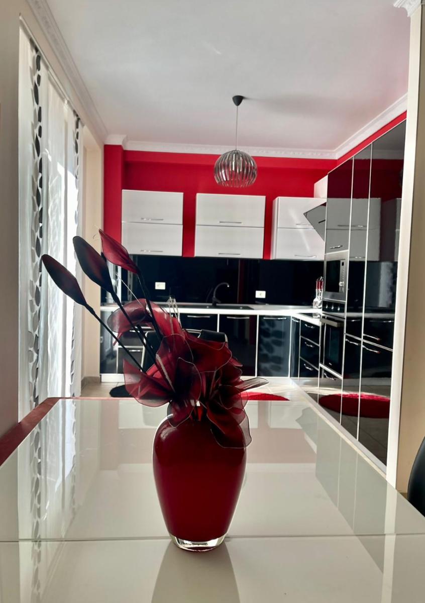 Joni's Apartment - Housity