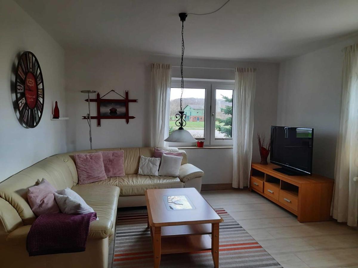 Ferienhaus Esgrusschauby Pferdehof - Housity