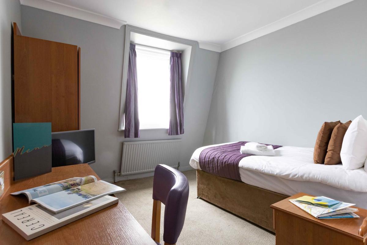 The Marine Hotel - Housity