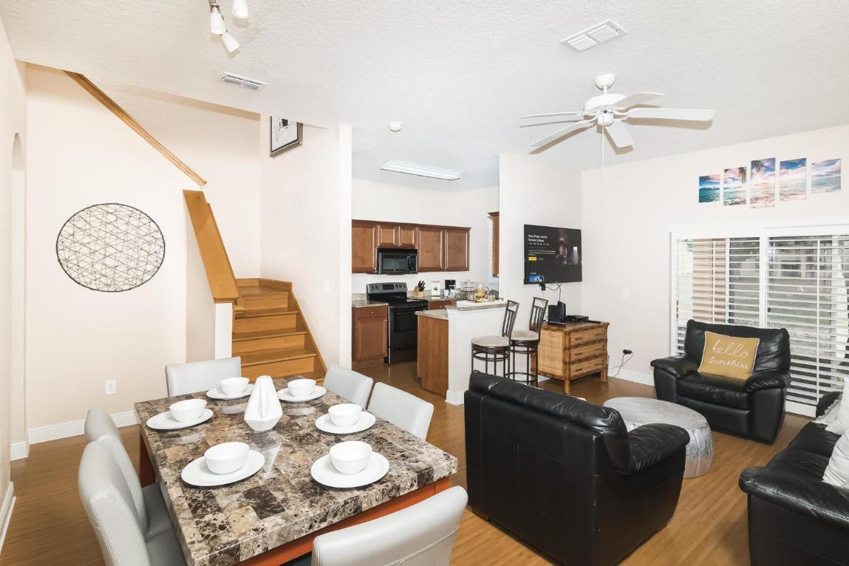 Rendezvous at Regal Palms - Housity