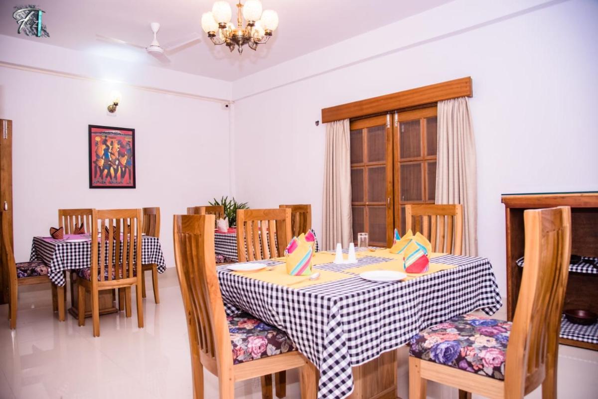 The Camellia - Housity