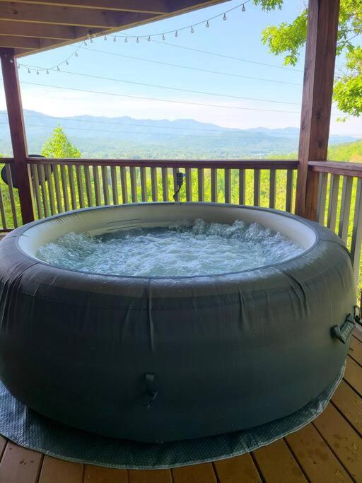Million Dollar View! Peaceful, Cozy Apartment. - Housity
