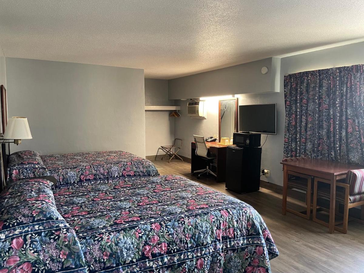 Executive Inn - Housity