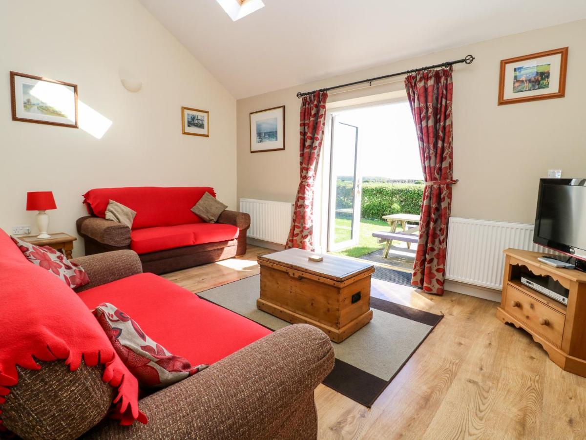 2 Pines Farm Cottages - Housity
