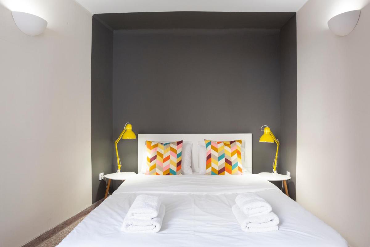 Psirri Place economy apartments centrally located - Housity