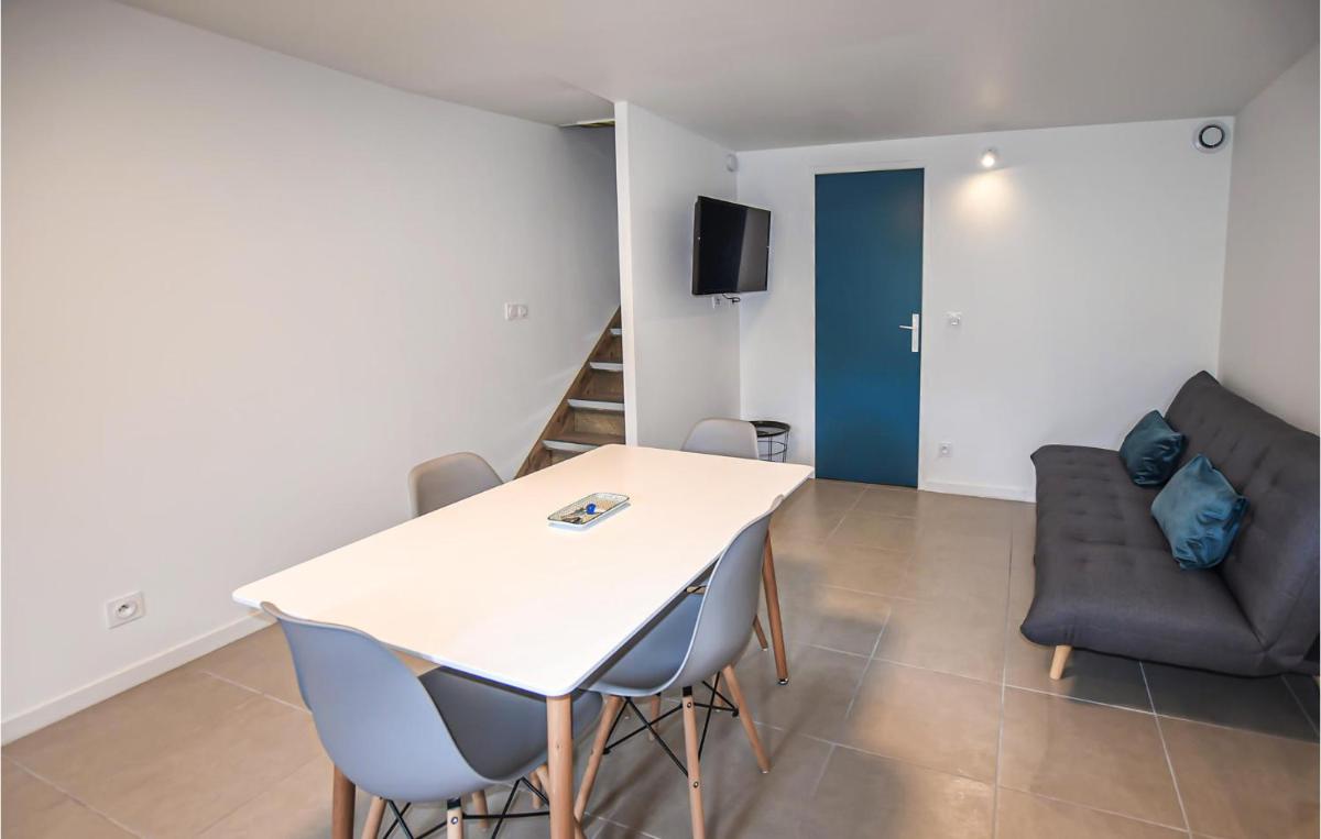 Lovely Apartment In Saint-Martin-Sur-Lavez - Housity