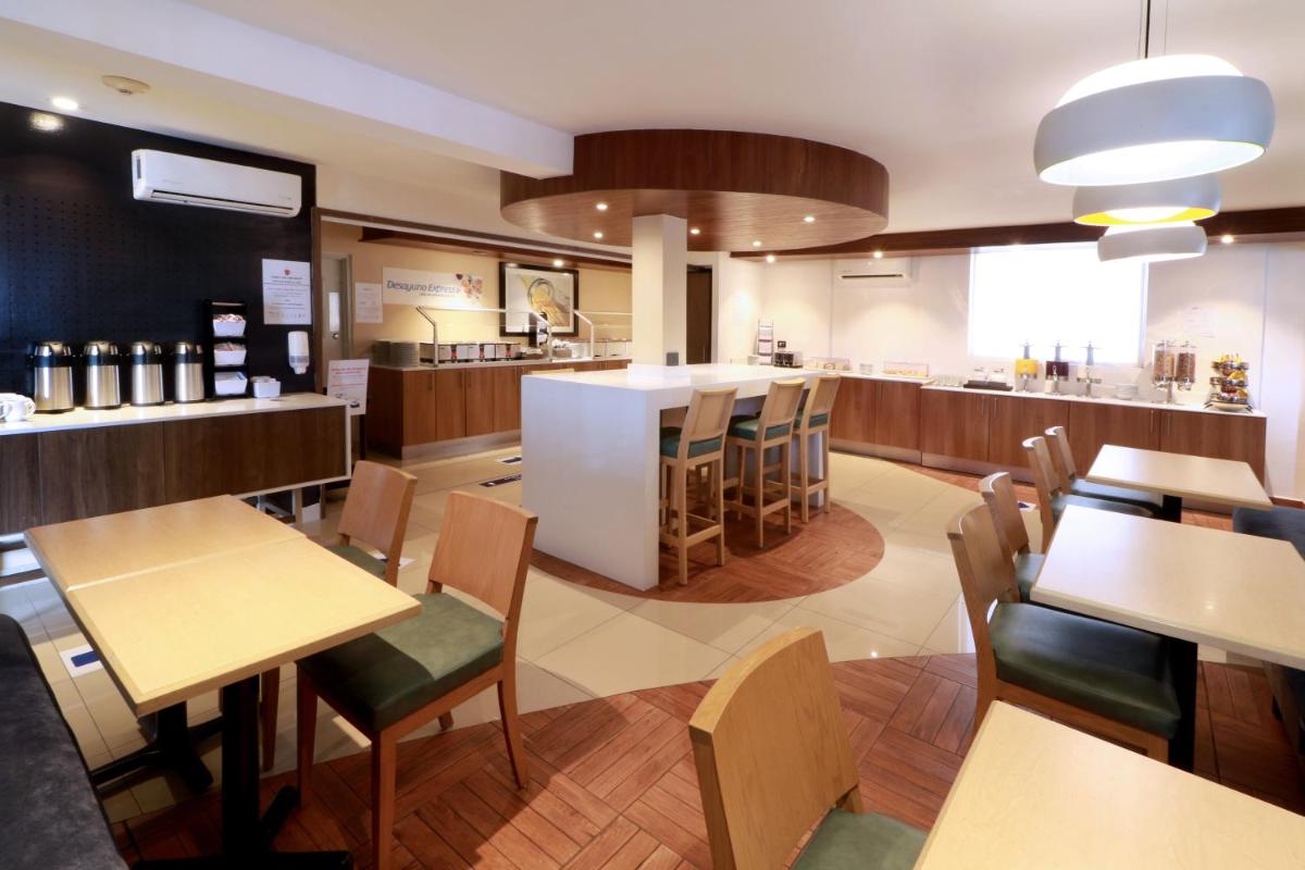 Holiday Inn Express Piedras Negras by IHG - Housity