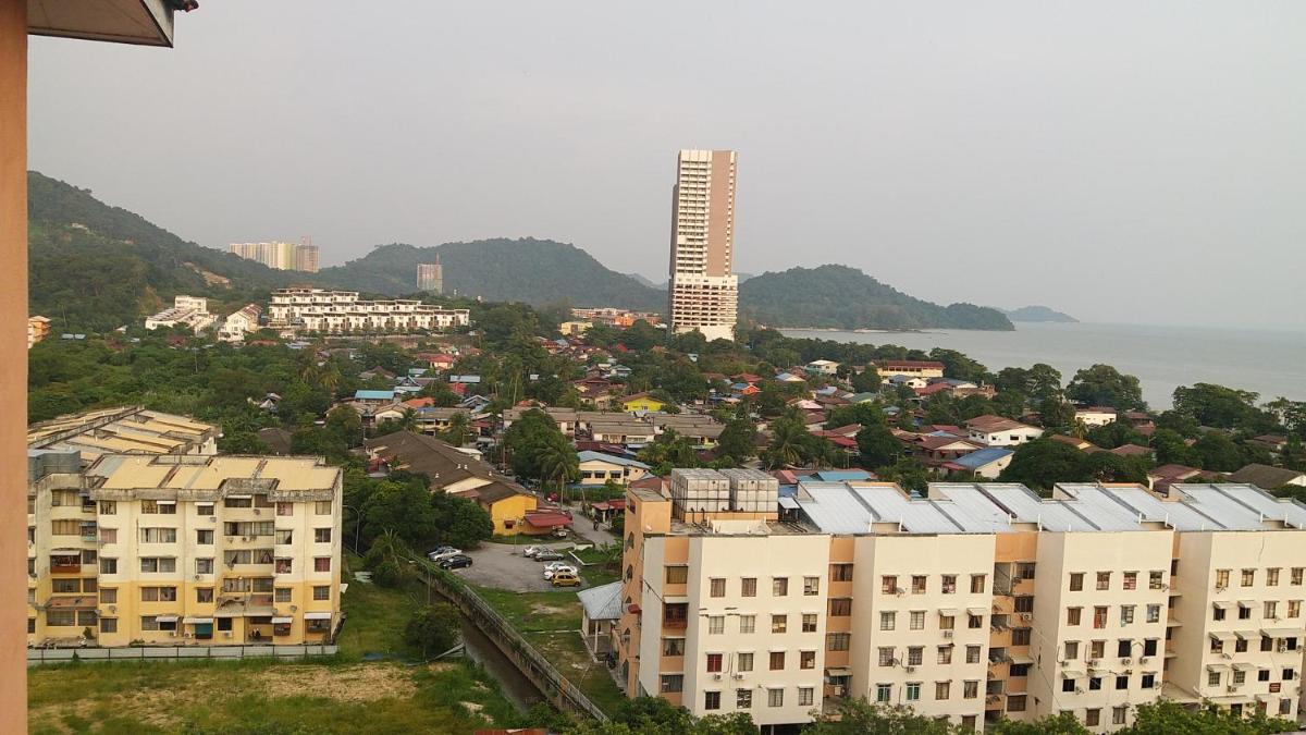 Coastside Homestay - Housity