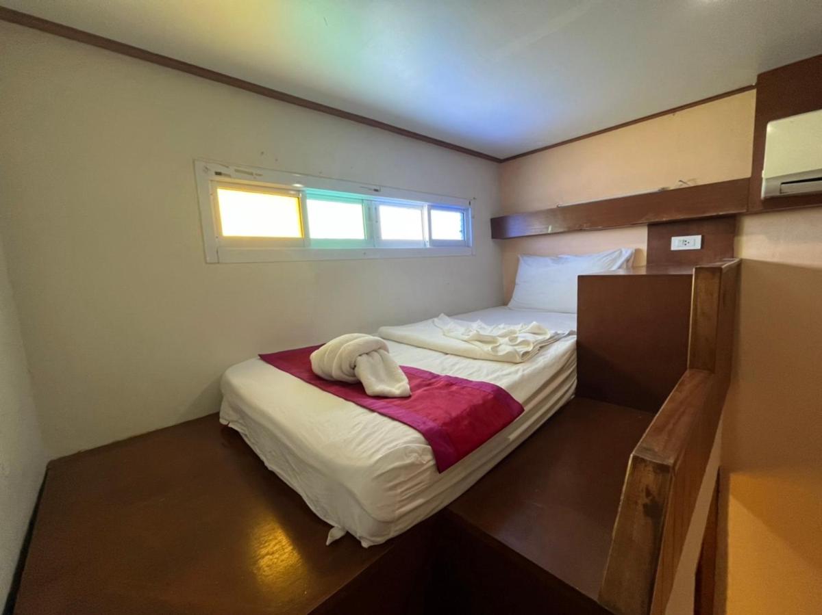 First and Frang Hotel-SHA Extra Plus - Housity