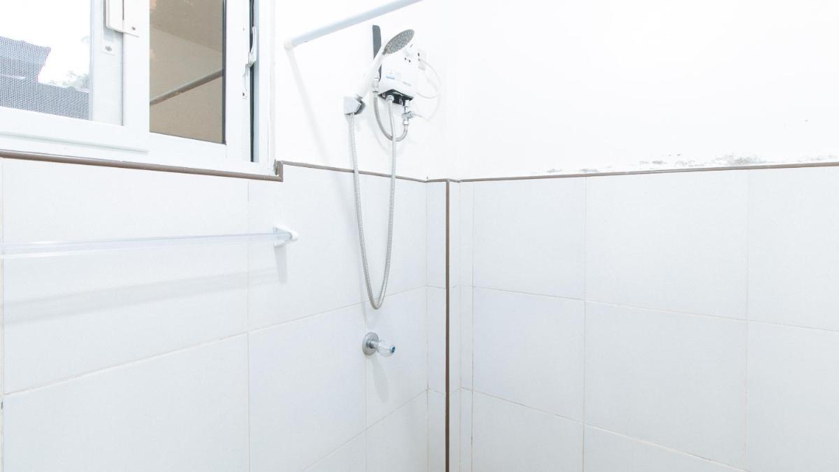 RedDoorz @ Camp Saint John Hotel La Union - Housity