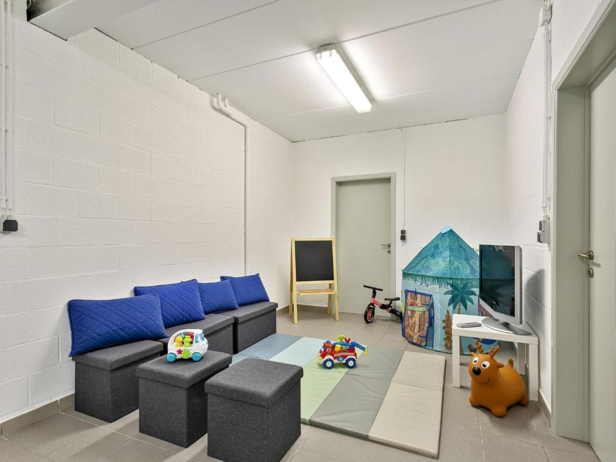 Pleasant holiday home with recreation room - Housity