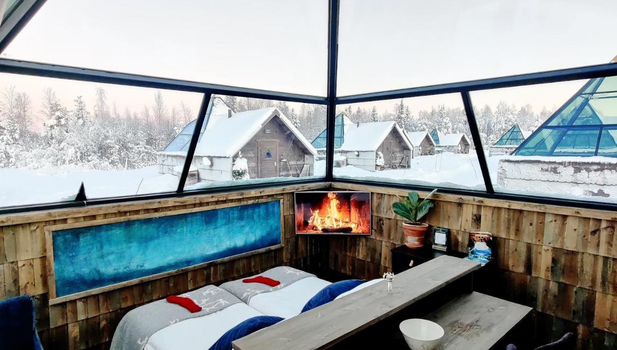 Aurora Pyramid Glass Igloos - Housity