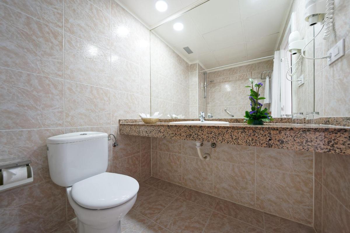 Un baño de Relaxia Beverly Park